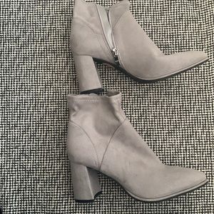 Light Grey Marc Fisher boots, size 7, never worn, very good condition.